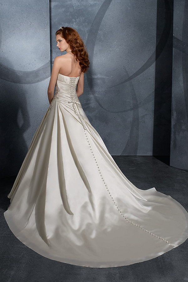 Court Train Satin Sweetheart Wedding Gown - Click Image to Close